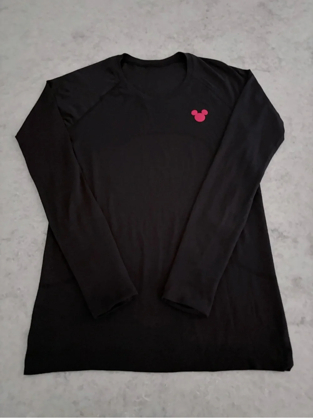 Disney x Lululemon Swiftly Long Sleeve Shirt - Black / Size 8